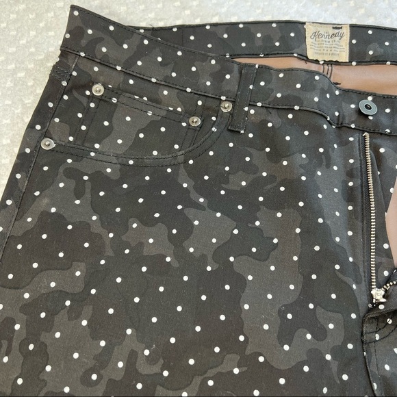 NWOT. Kennedy  Black / Brown Camo/White Polka Dot Print Jeans - Picture 5 of 7